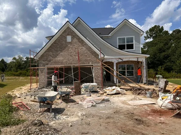 359 Black Oak Dr, Smiths Station, AL 36877