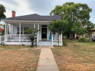 322 E Johnston Ave, Kingsville, TX 78363