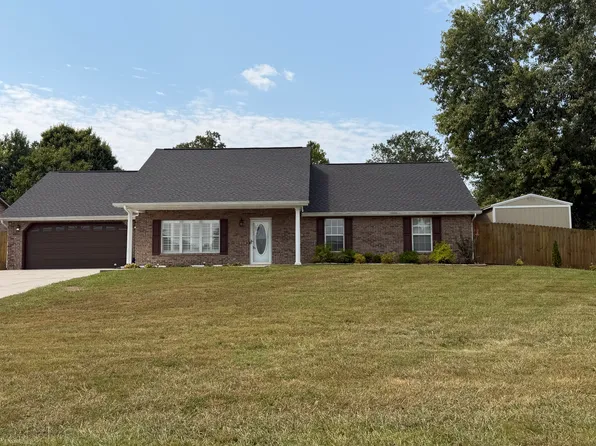 1227 Edinburgh Dr, Maryville, TN 37803