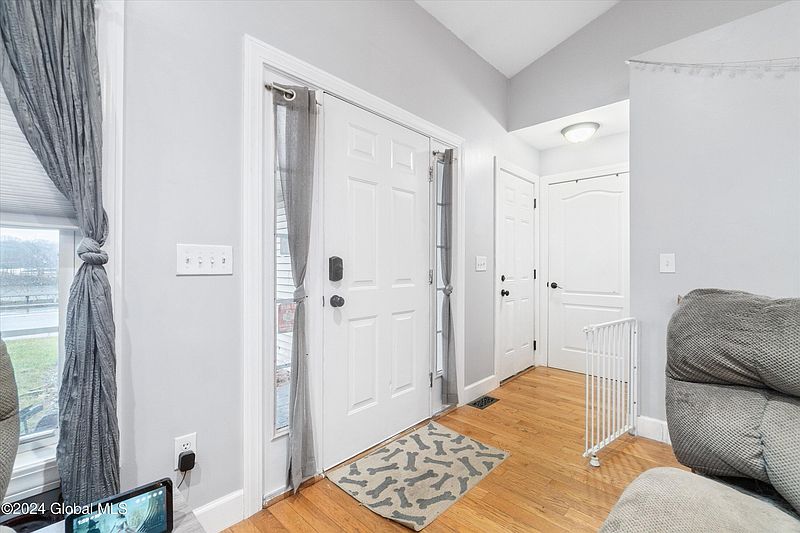 3rd image of 565 Hudson Avenue