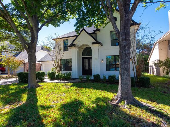 2425 Sparrow Dr