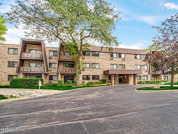 2nd image of 2604 N Windsor Dr Unit 302