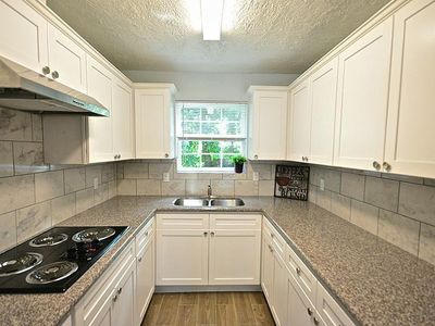 2111 Raspberry Ln, Pasadena, TX, 77502