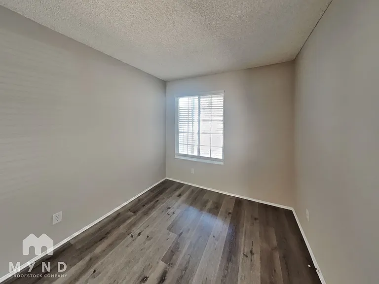 2421 Cypress St — Photo 14