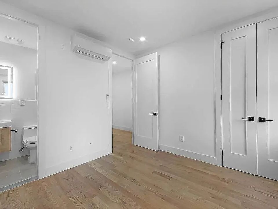 1st image of 213 Montrose Ave #5
