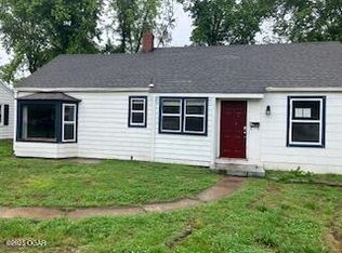 828 Stratford Pl, Neosho, MO 64850