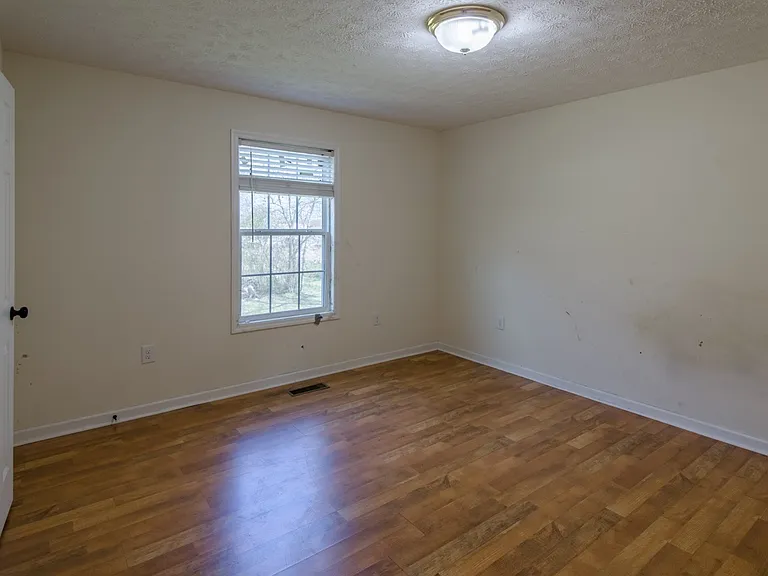 112 Bellvue Dr — Photo 8