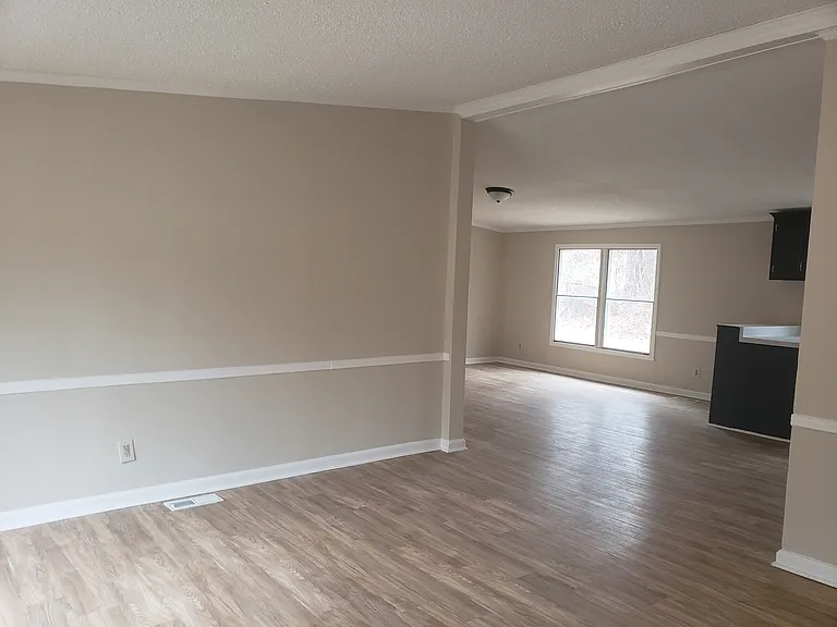 1017 Dunvegan Dr — Photo 7