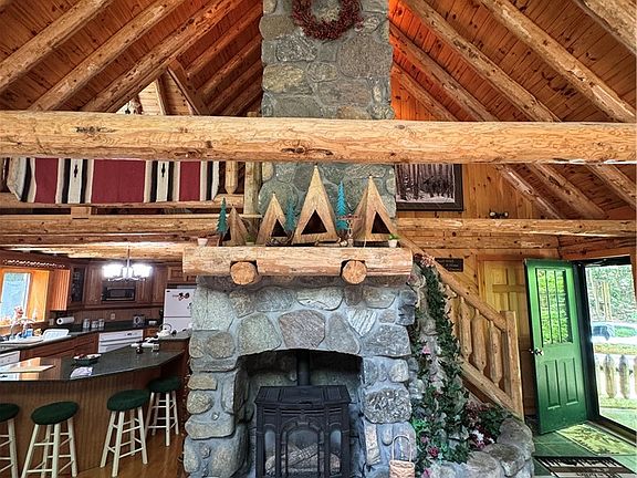 5th image of 829 Gifford Hill Rd
