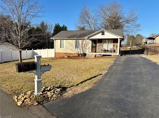 144 Strawberry Ln, Mount Airy, NC 27030