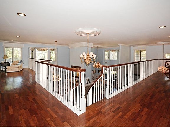 4th image of 10031 Vestal Pl