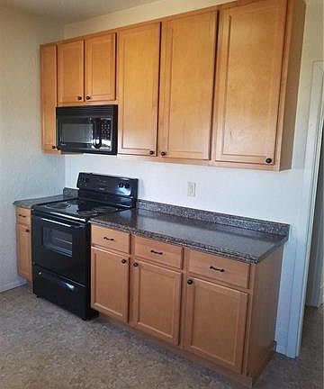 3rd image of 6741 Odell St
