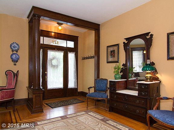 5th image of 521 Elm St