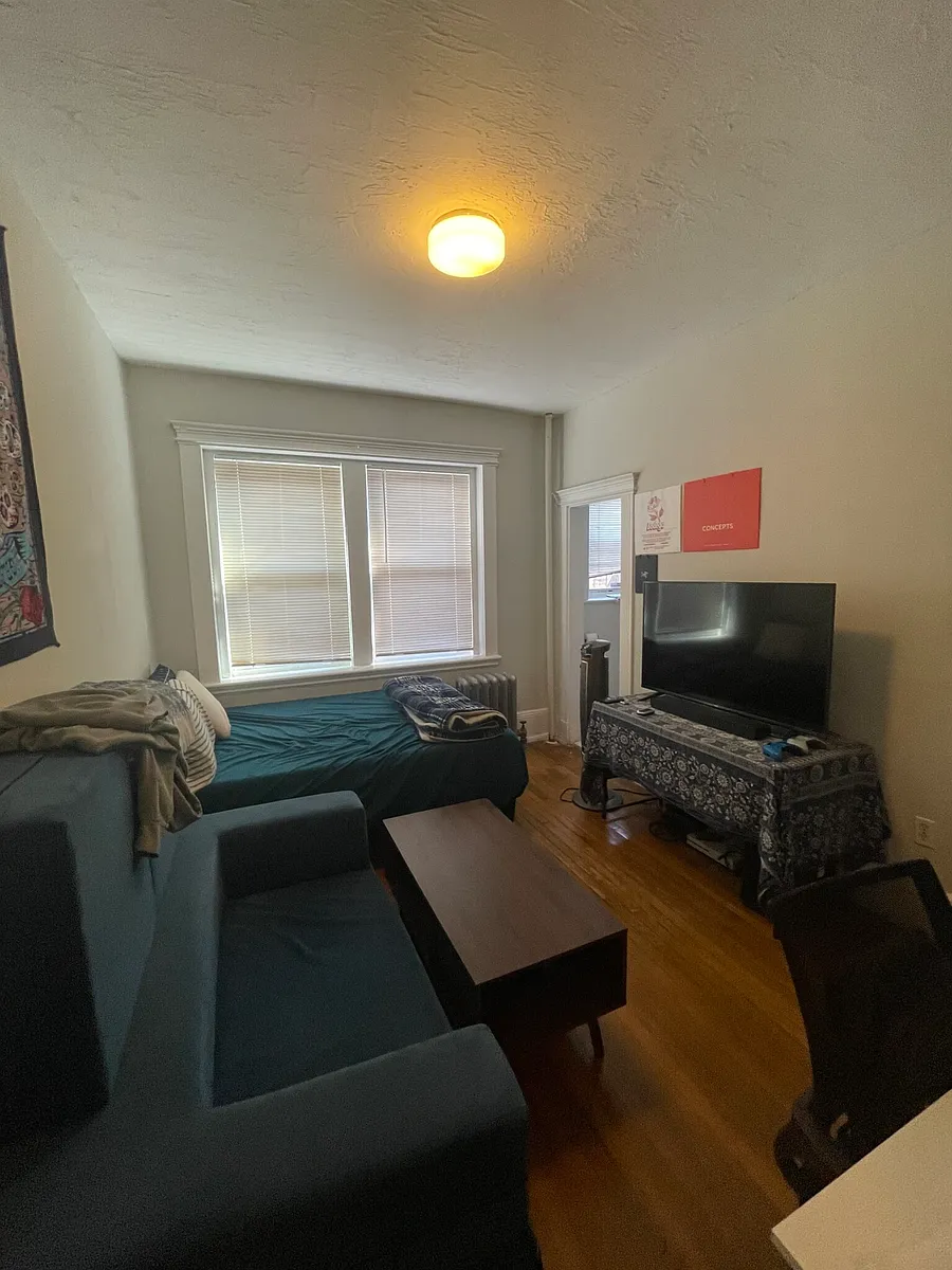 Building Photo - 38 Hemenway St #35