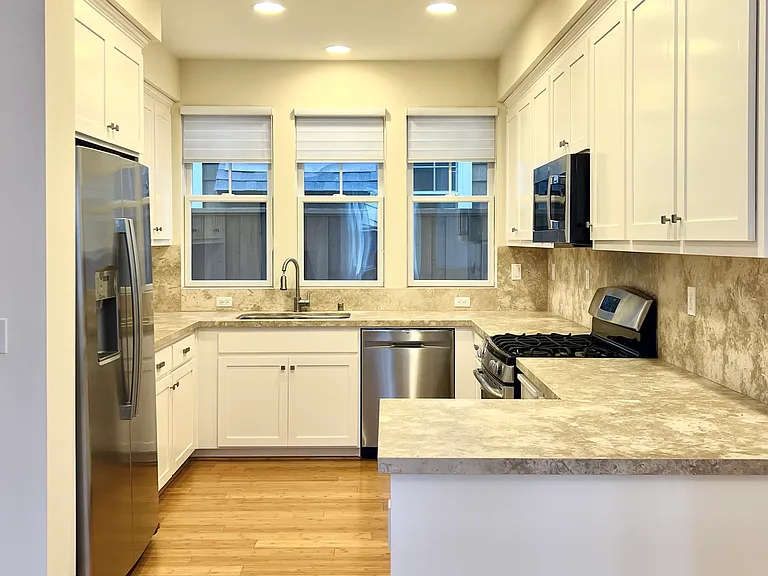 1138 Miramonte Ave — Photo 8