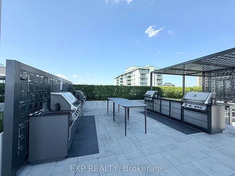 560 Rideau St #423 — Photo 31