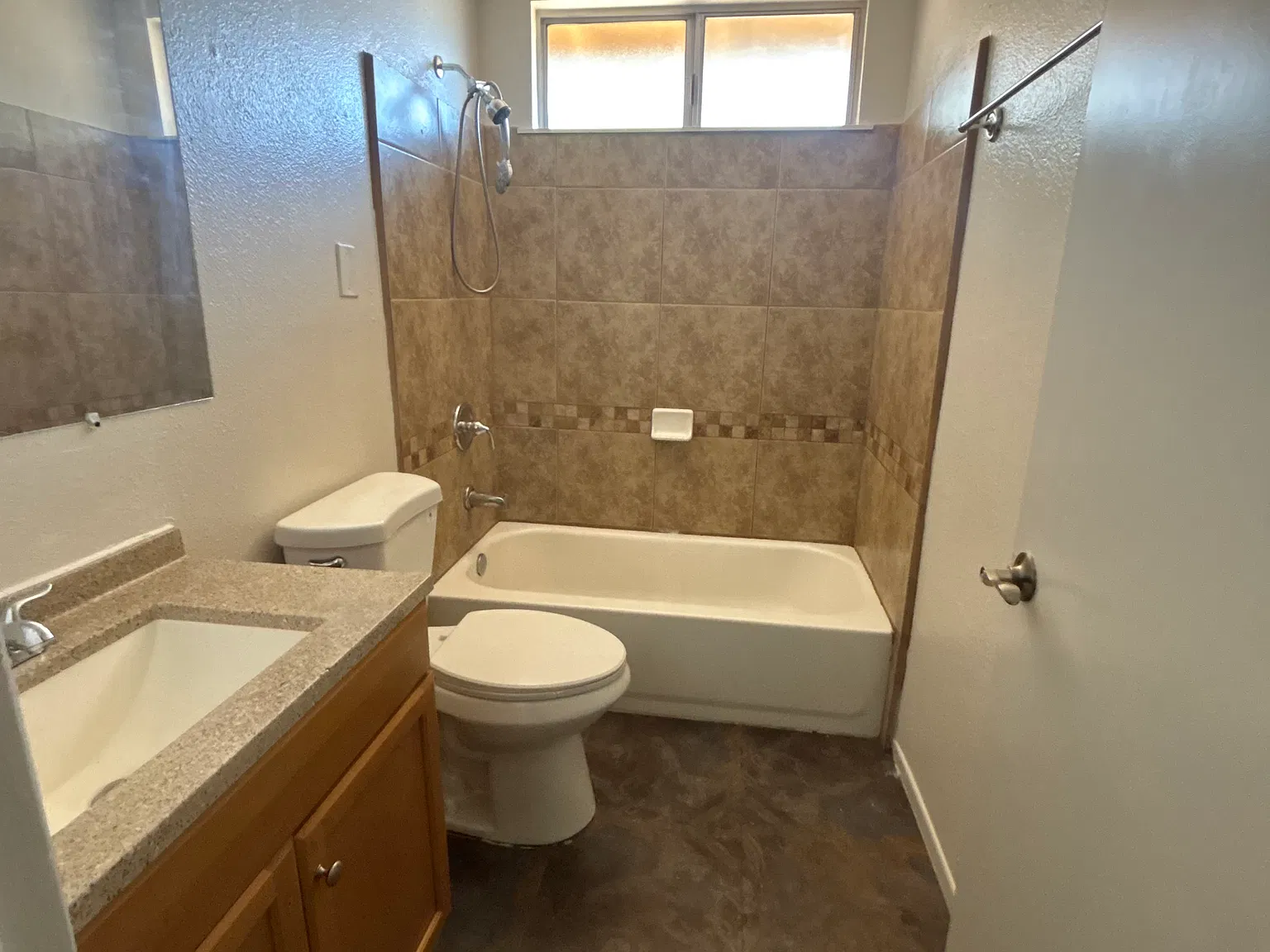 4579 Camarilla ave — Photo 2
