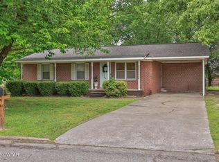 105 Meadowbrook Dr, Martin, TN 38237
