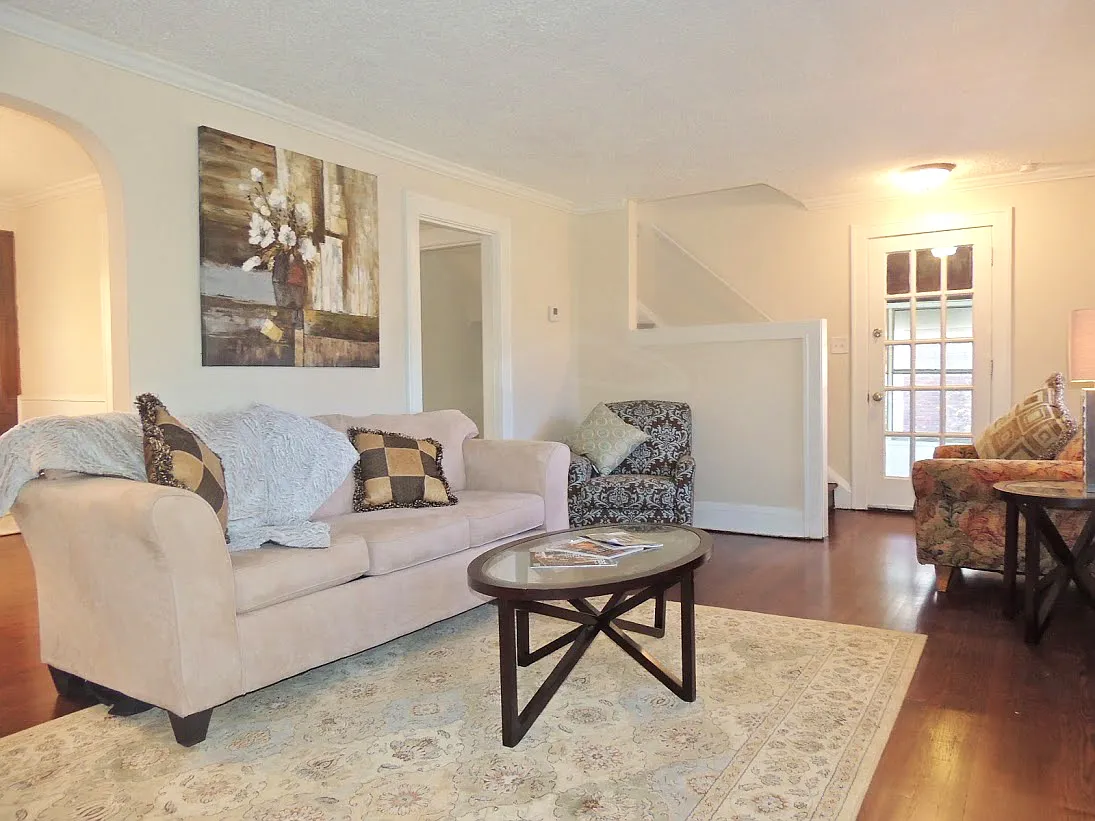 Move-In Ready! 3 Bed - 1 Bath Colonial for Rent in Cleveland Heights! — Photo 3