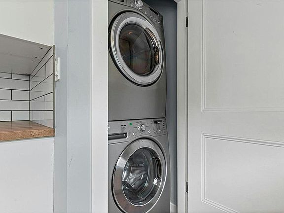 2nd image of 4577 Slocan St