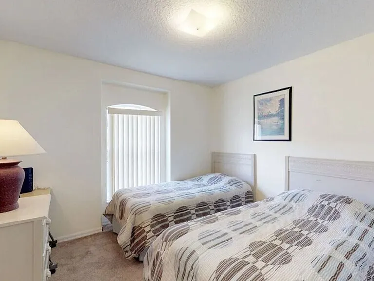 1398 N Foxrun Ter — Photo 46