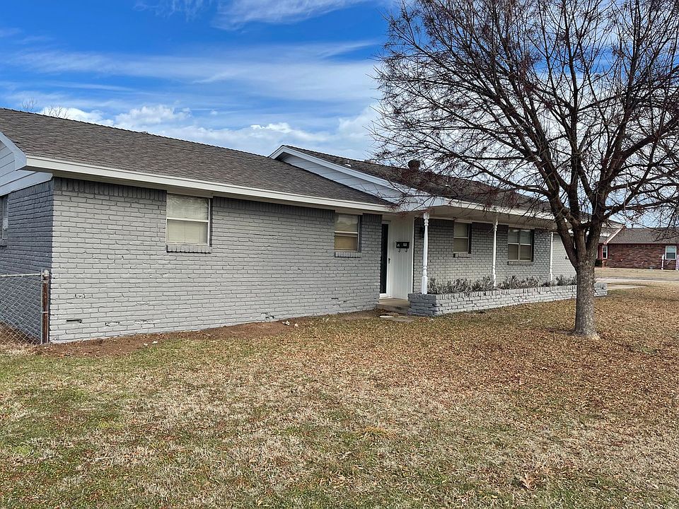 1st image of 825 Eagle Dr