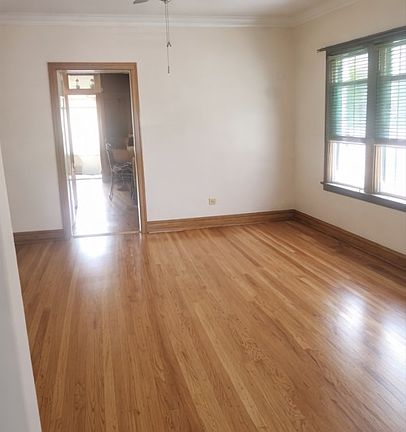 4th image of 4933 W Drummond Pl