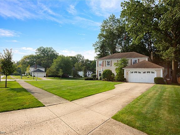 2nd image of 28045 Settlers Reserve Way