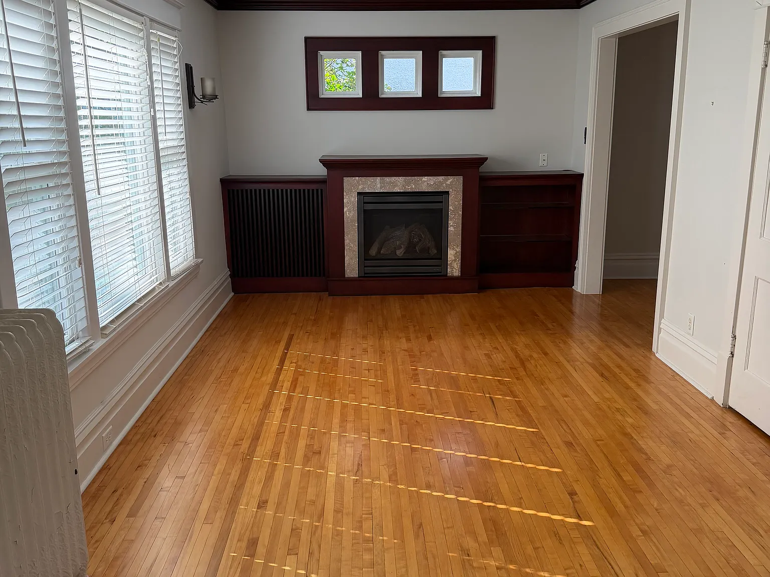 3 bed, 1265 sqft, $3,500 — Photo 2