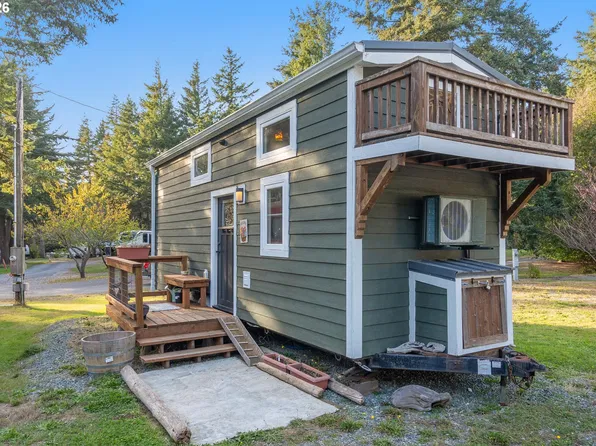 42764 Port Orford Loop Rd #10, Port Orford, OR 97465