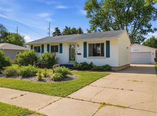 1213 W 11th Ave, Oshkosh, WI 54902