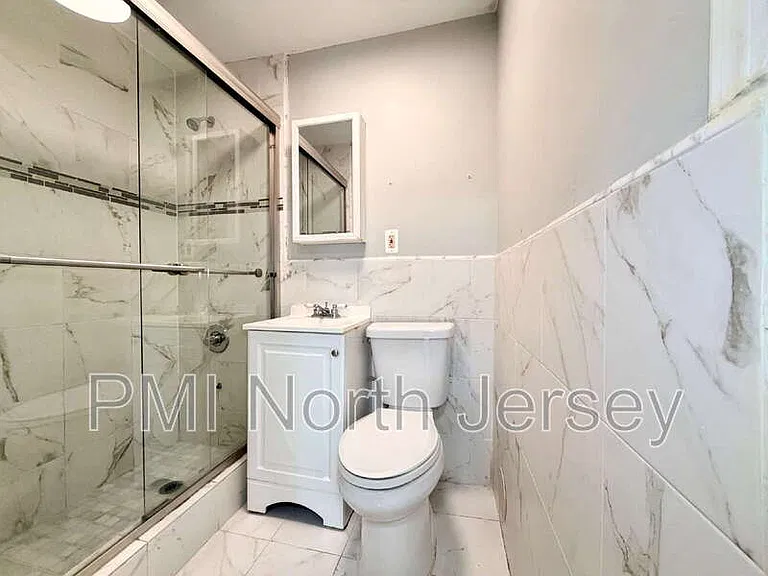 224 Macarthur Ave #B — Photo 8