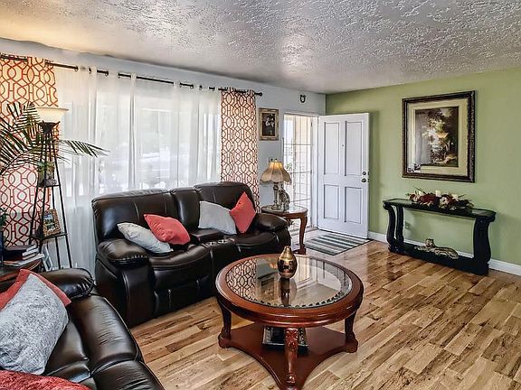 2nd image of 9415 Buckthorn Ave