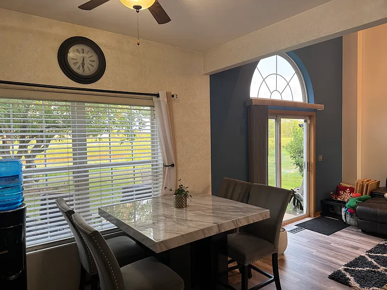 2444 Oak Tree Ln — Photo 8