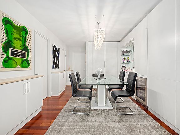 3rd image of 305 E 72nd St #10BC
