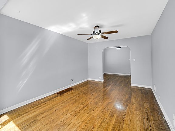 4th image of 5117 S La Crosse Ave