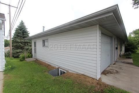 4th image of 410 W Cedar Ave