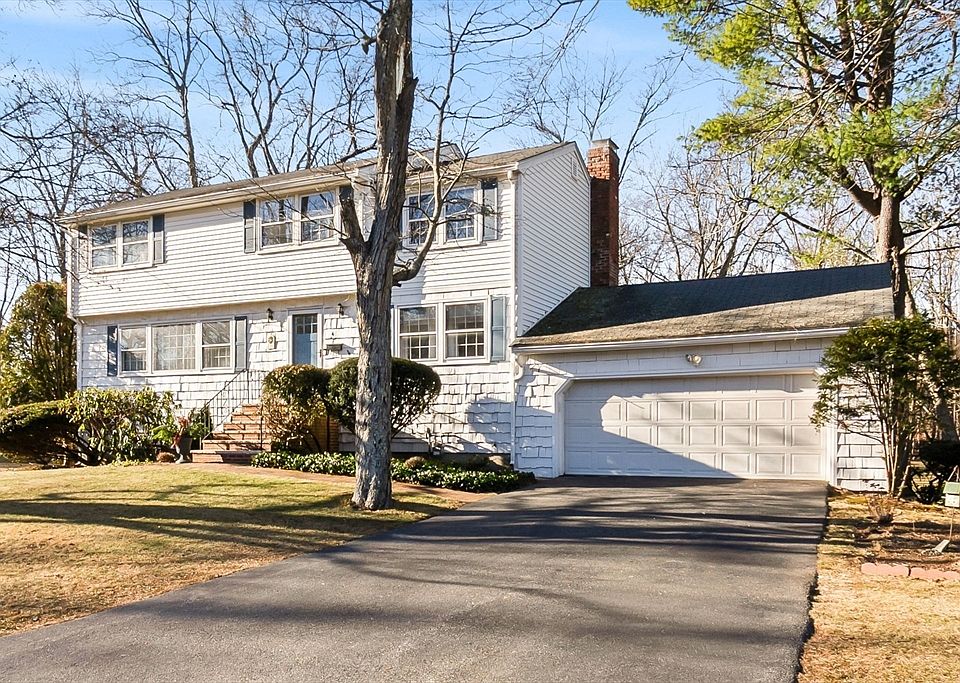 1st image of 4 Briarwood Dr