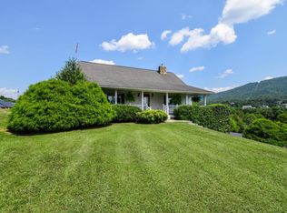 953 Webster Rd, Roanoke, VA 24012