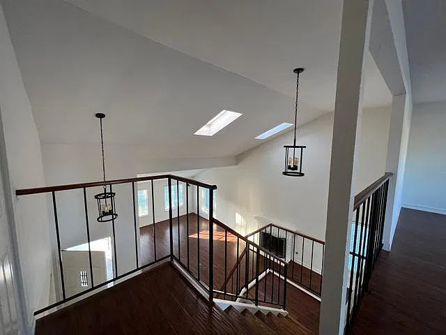 4 bed, 2065 sqft, $5,200 — Photo 4