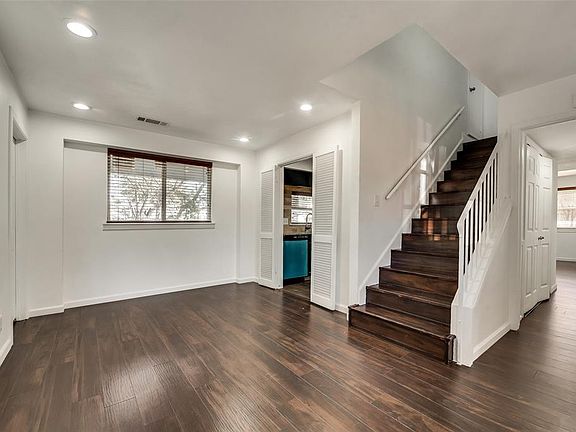 3rd image of 3542 Bangor Ct E