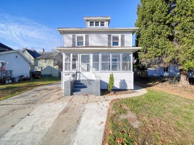 208 Bates St, Jackson, MI, 49202