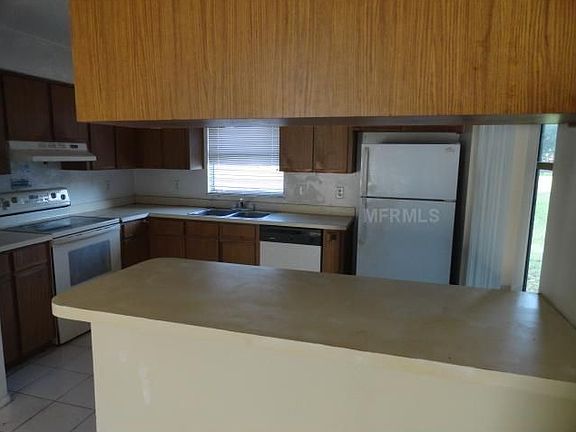 3rd image of 7518 University Garden Dr