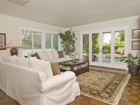 5th image of 2212 Flintridge Dr
