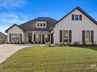 392 Garrison Blvd, Fairhope, AL 36532