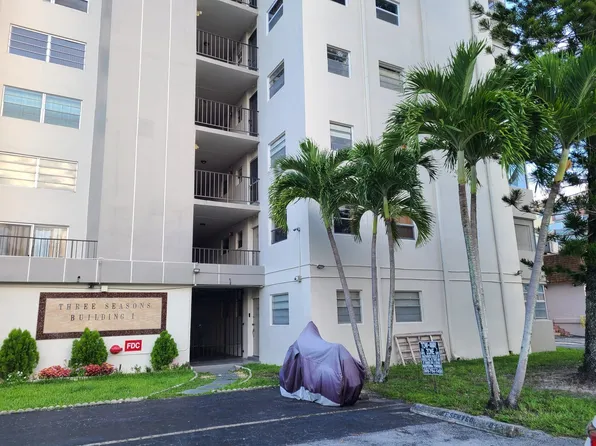 16450 Miami Drive #208, North Miami Beach, FL 33162