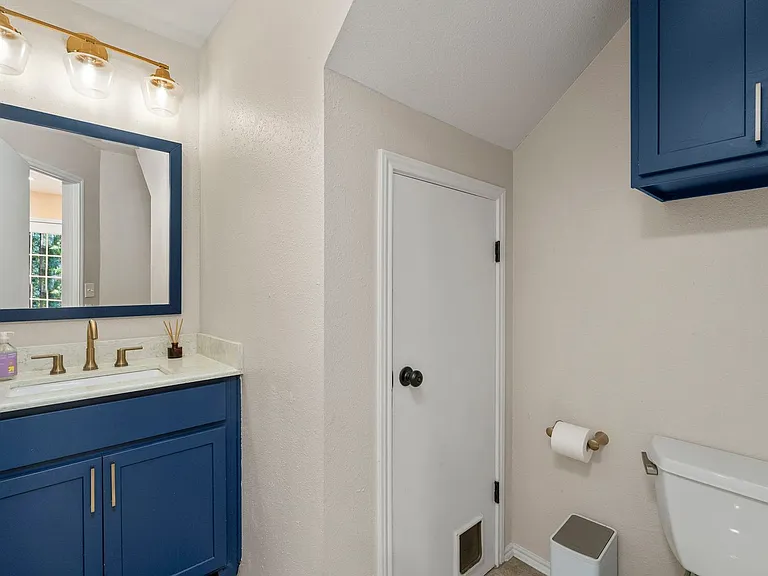 7306 Park Trl W — Photo 16