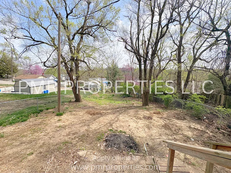 3005 N 8th St — Photo 14
