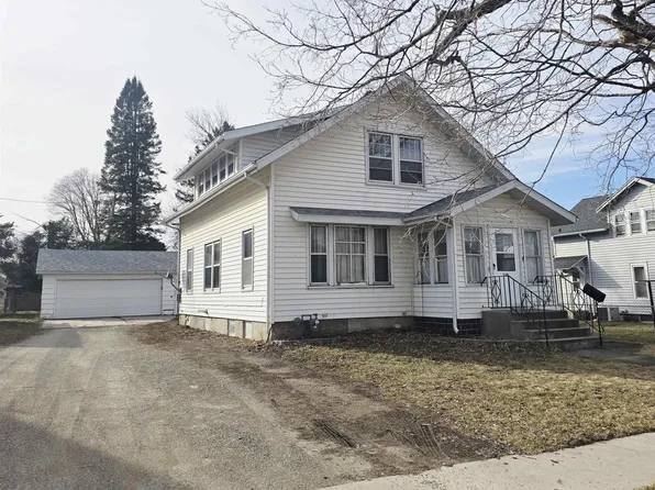 740 Grove Ave, Garner, IA 50438