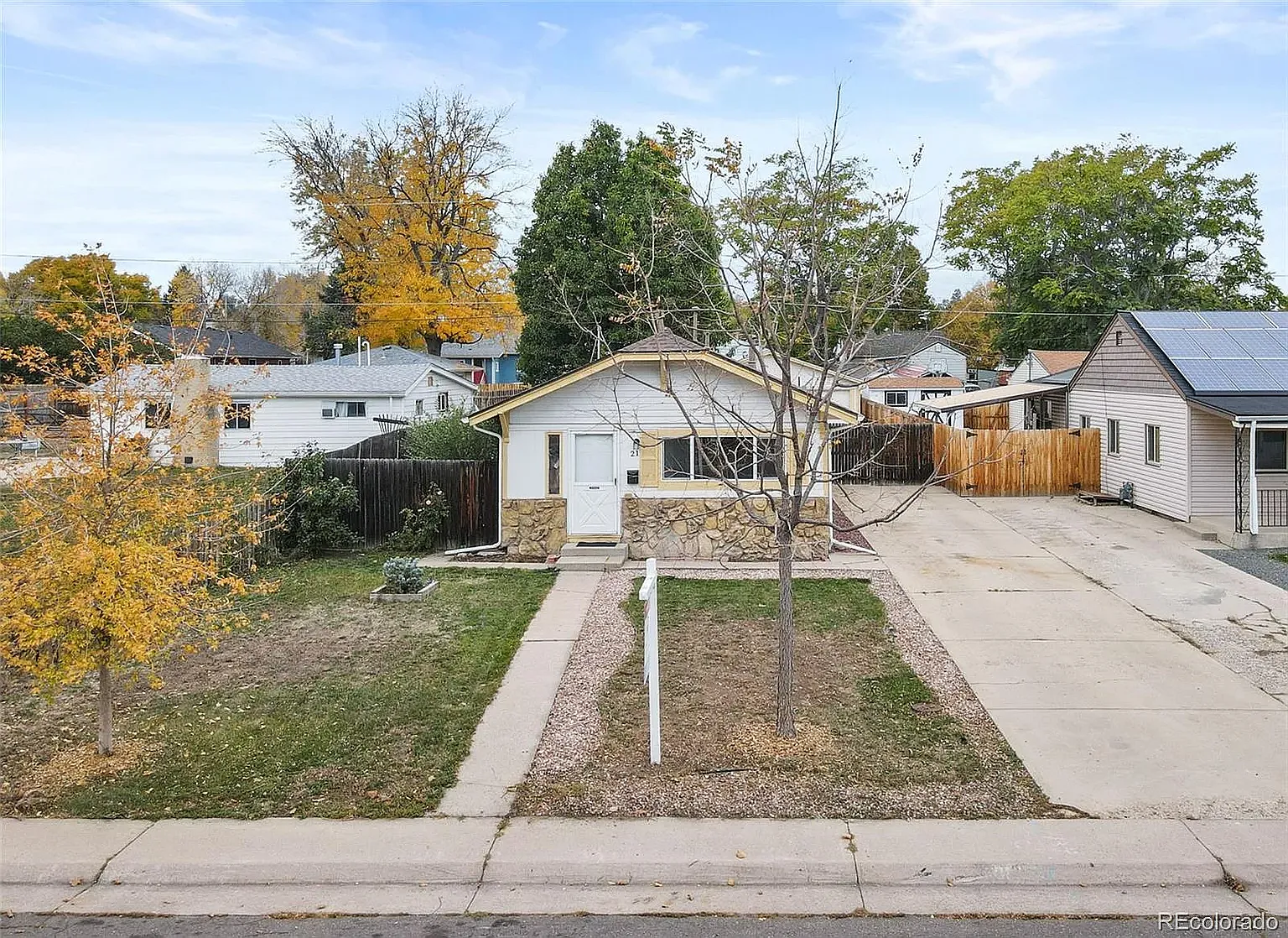 2 bed, 751 sqft, $2,000 — Photo 2